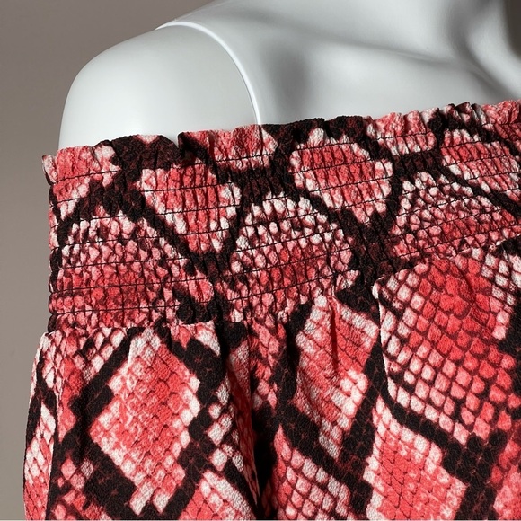 Michael Kors Snakeskin Off Shoulder Peasant Blouse size Petite Medium - Picture 8 of 10